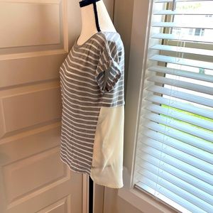 Stylus|| Grey/cream striped scoop neck short sleeve top with sheer back